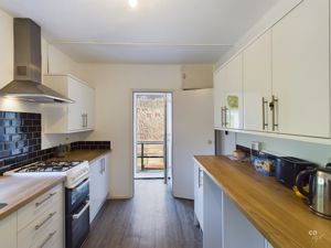 kitchen 2 - click for photo gallery